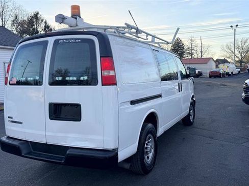 Used 2011 Chevrolet Express 2500 RWD image 4