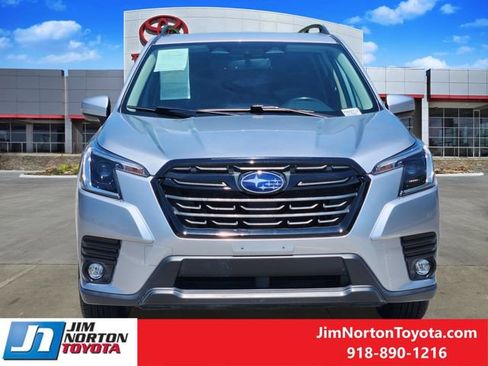 Used 2024 Subaru Forester Premium AWD/4WD image 3