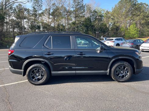 Used 2025 Honda Pilot TrailSport image 21