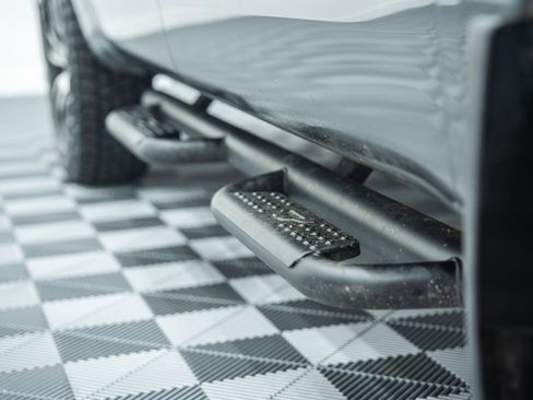 Used 2022 Nissan Titan SV w/ SV Convenience Package image 15