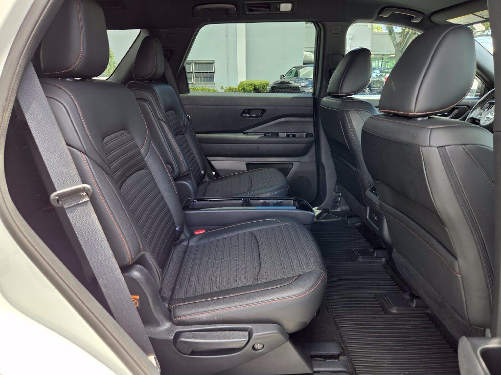 Used 2024 Nissan Pathfinder Rock Creek AWD/4WD image 19
