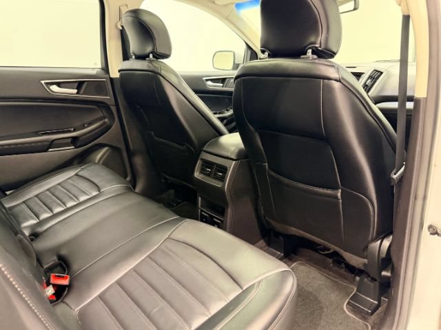 Used 2016 Ford Edge SEL w/ Equipment Group 201A AWD/4WD image 38