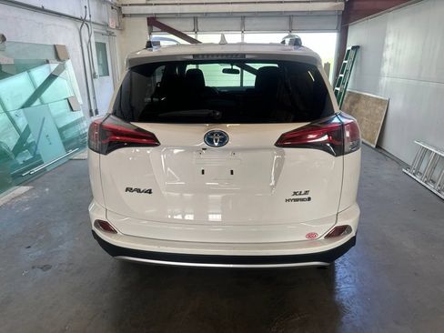Used 2016 Toyota RAV4 XLE AWD/4WD image 4