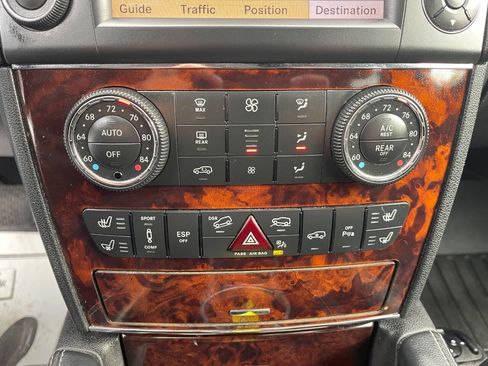 Used 2011 Mercedes-Benz GL 550 4MATIC image 16