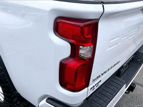 Used 2022 Chevrolet Silverado 2500 High Country AWD/4WD image 24