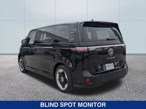 New 2025 Volkswagen ID. Buzz Pro S image 3
