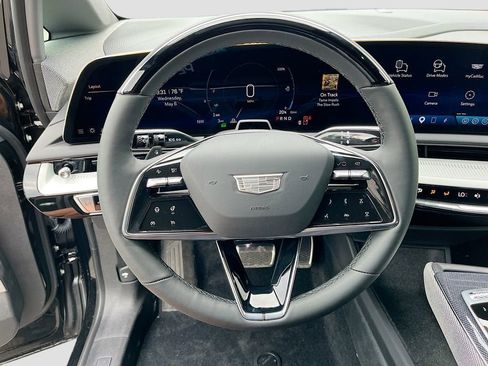 New 2026 Cadillac Optiq Sport 1 w/ LPO, Floor Liner Package AWD/4WD image 17