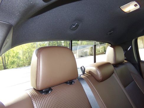 Used 2021 Toyota Tacoma Limited image 32