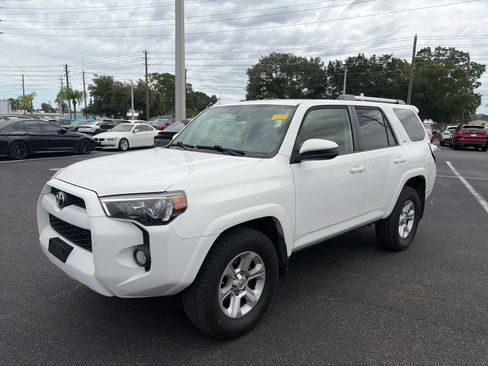 Used 2019 Toyota 4Runner SR5 RWD image 3