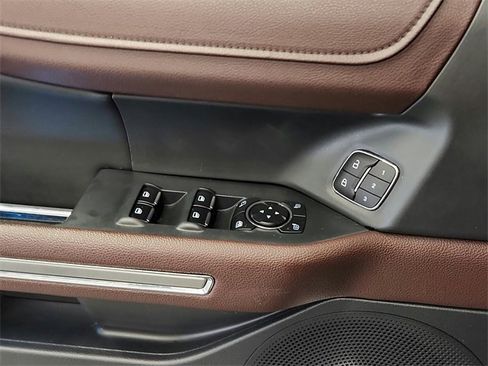 Used 2024 Ford Expedition Limited image 30