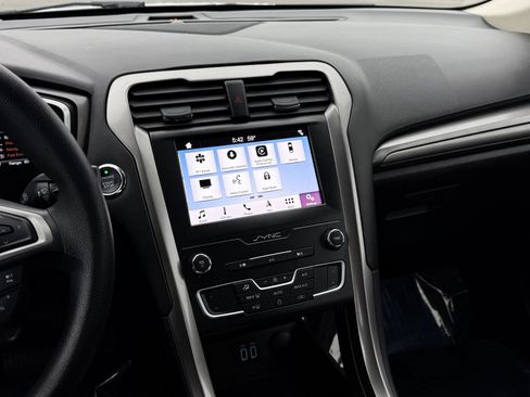 Used 2019 Ford Fusion SE FWD image 30