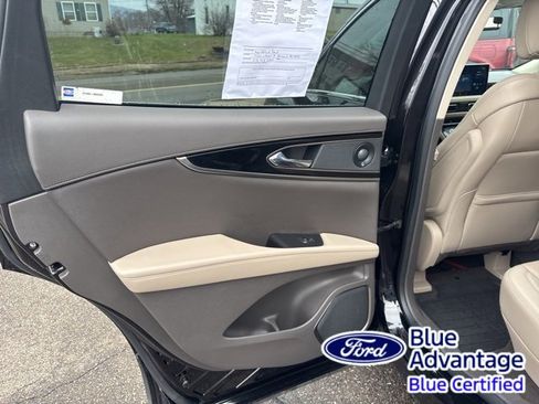 Used 2022 Lincoln Nautilus Reserve w/ Luxury Package image 35