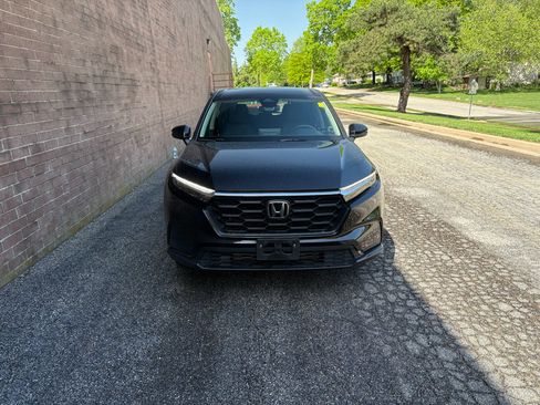 Used 2025 Honda CR-V LX image 8