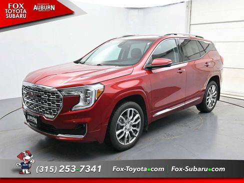 Used 2023 GMC Terrain Denali AWD/4WD image 2