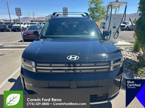 Used 2025 Hyundai Santa Fe Limited AWD/4WD image 2