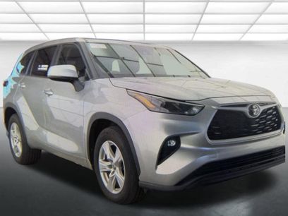 Used 2024 Toyota Highlander LE