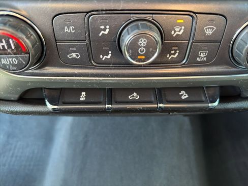 Used 2018 Chevrolet Silverado 1500 LT w/ Texas Edition image 42