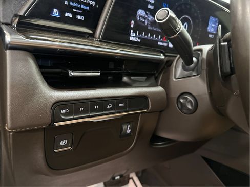 Used 2021 Cadillac Escalade ESV Premium Luxury AWD/4WD image 20