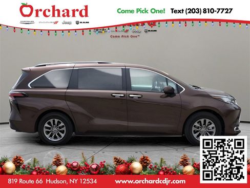 Used 2022 Toyota Sienna XLE image 7