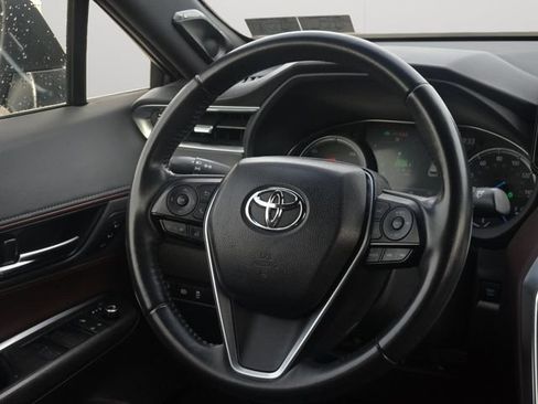 Certified 2021 Toyota Venza XLE w/ Softex Package AWD/4WD image 19
