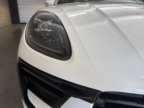 Certified 2026 Porsche Macan AWD/4WD image 14