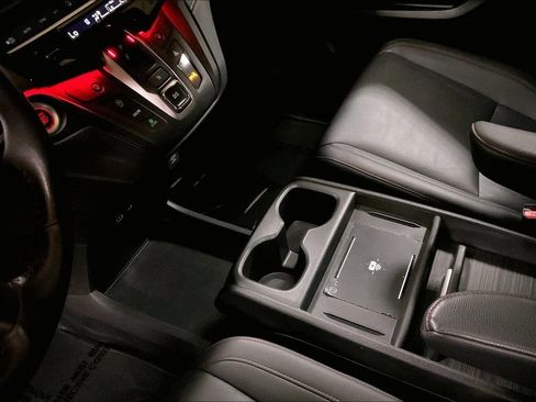 Used 2025 Honda Odyssey Sport-L image 16