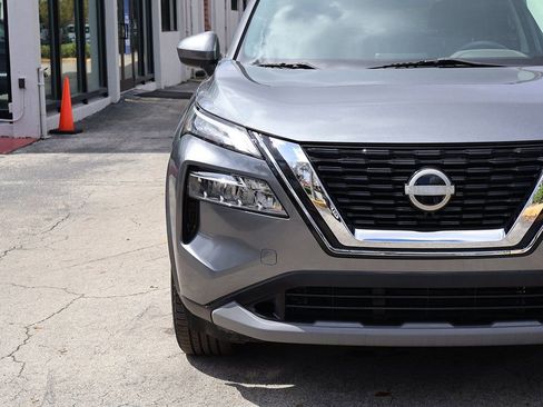 Used 2023 Nissan Rogue SV image 11