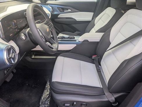 New 2026 Chevrolet Equinox EV LT image 4