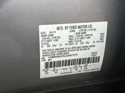 Used 2020 Ford Explorer Platinum w/ Premium Technology Package image 39