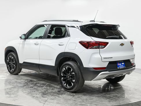 Used 2023 Chevrolet TrailBlazer LT FWD image 4