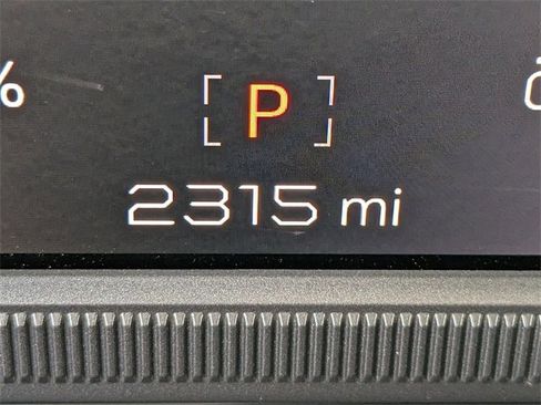 New 2025 GMC Hummer EV 2X image 34