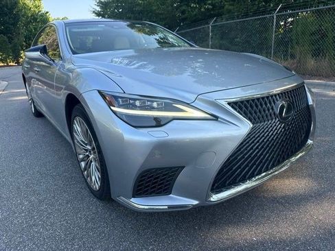 Used 2022 Lexus LS 500 RWD image 3