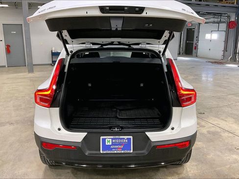 Certified 2023 Volvo XC40 B5 Plus w/ Protection Package Premier AWD/4WD image 35