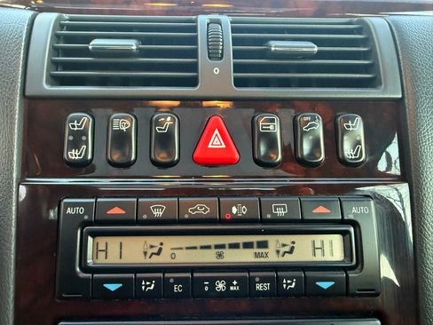 Used 2000 Mercedes-Benz E 430 Sedan image 26