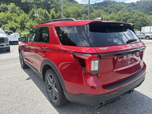 New 2026 Ford Explorer ST-Line w/ ST-Line Street Pack AWD/4WD image 11