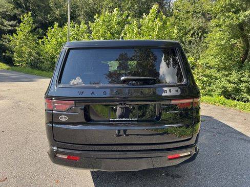 New 2025 Jeep Wagoneer L Series II w/ Premium Group I image 7