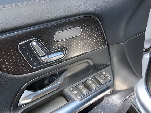 Certified 2025 Mercedes-Benz GLA 250 4MATIC image 50