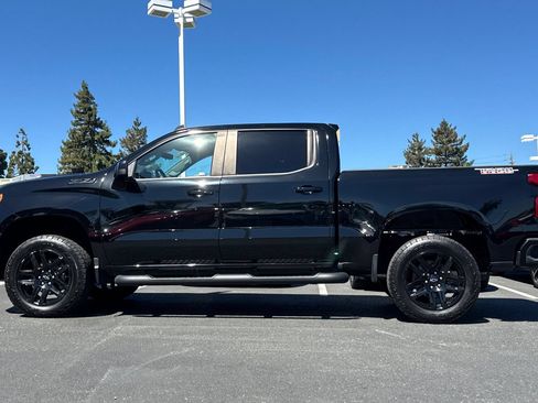Used 2023 Chevrolet Silverado 1500 LT Trail Boss w/ LPO, Dark Essentials Package AWD/4WD image 8