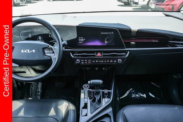Certified 2025 Kia Niro EX FWD image 13