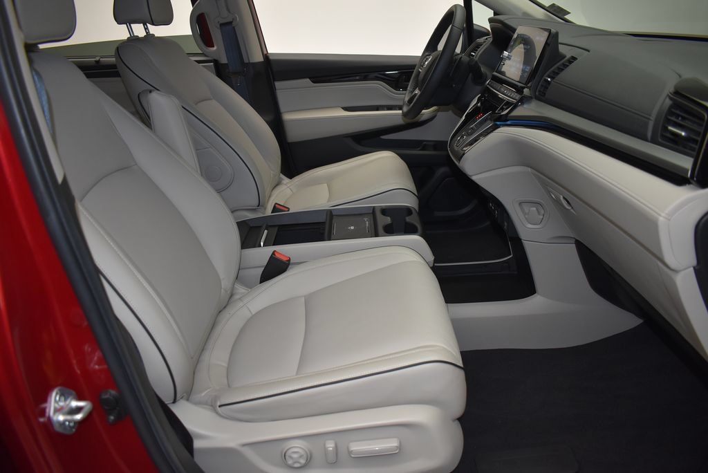 Used 2025 Honda Odyssey Touring image 27