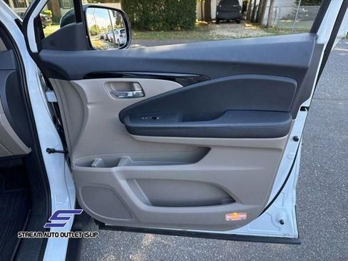 Used 2022 Honda Pilot Touring image 16