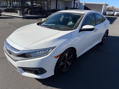 Used 2018 Honda Civic Touring image 7