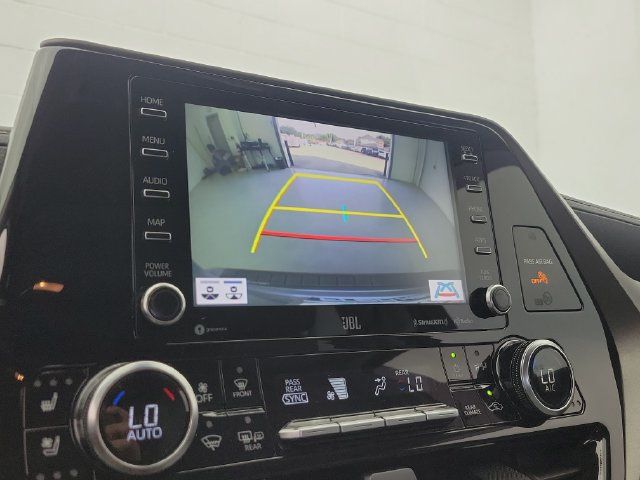 Used 2021 Toyota Highlander Limited FWD image 30
