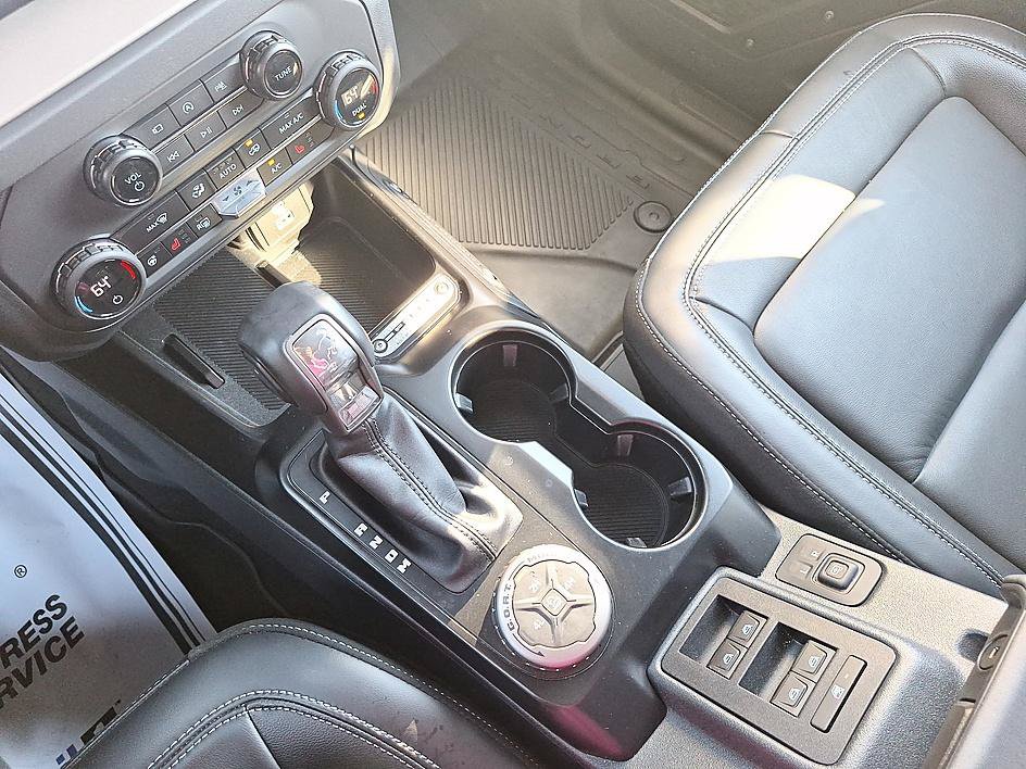 Used 2025 Ford Bronco Outer Banks AWD/4WD image 18