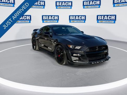 Used 2022 Ford Mustang Shelby GT500 w/ Technology Package image 2
