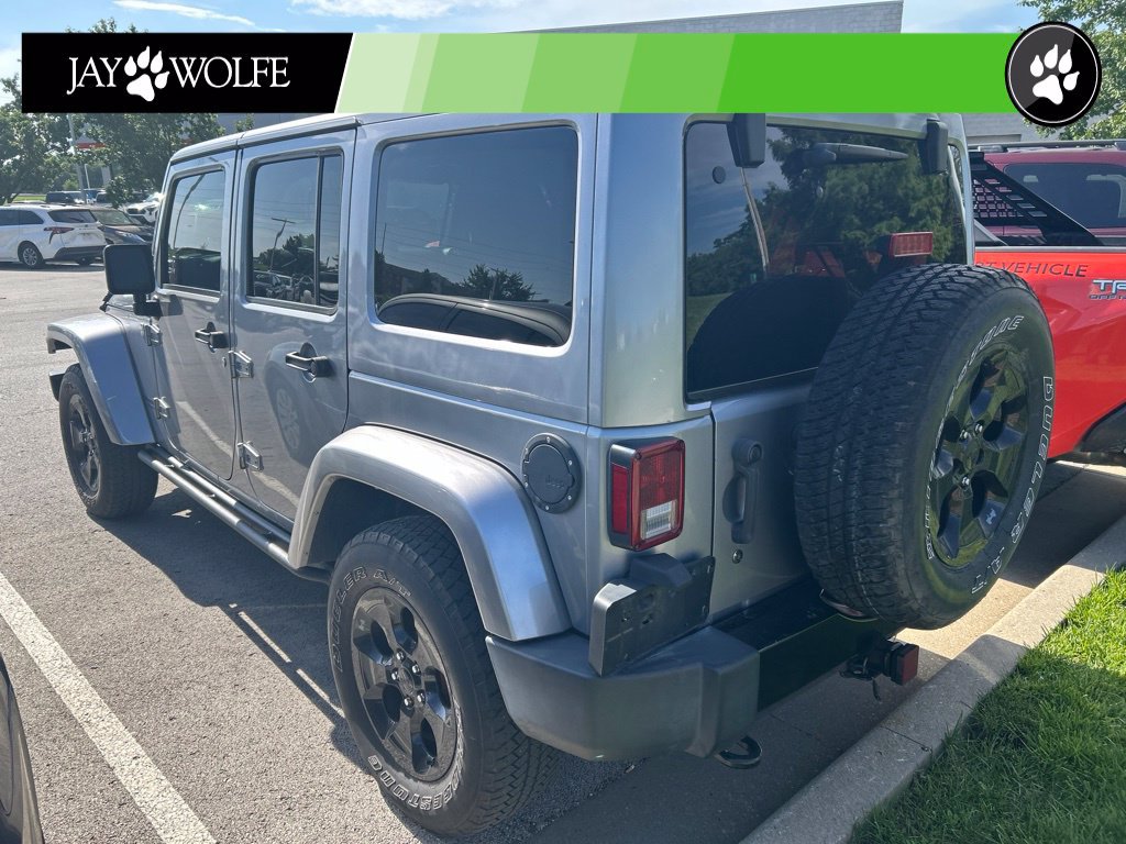 Used 2015 Jeep Wrangler Unlimited Sahara w/ Dual Top Group AWD/4WD image 5