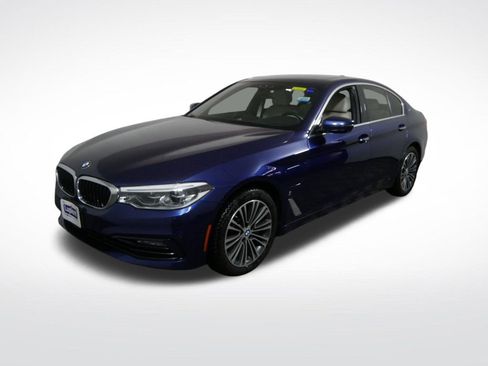 Used 2018 BMW 530e xDrive w/ Premium Package 2 AWD/4WD image 10