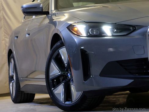 Used 2026 BMW i4 xDrive40i image 3