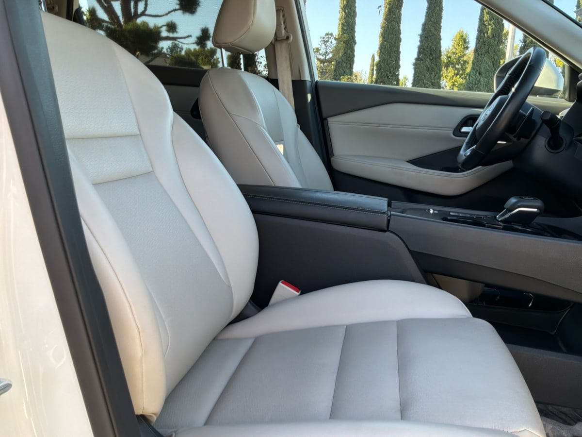 Used 2023 Nissan Rogue SV w/ SV Premium B Package FWD image 22