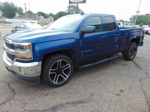 Used 2019 Chevrolet Silverado 1500 LT w/ LPO, Black Pack AWD/4WD image 6